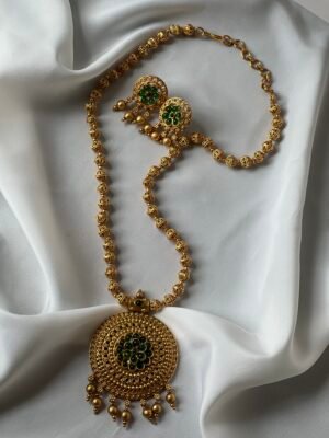 SR 115 - SHORT HARAM WITH GREEN PENDANT